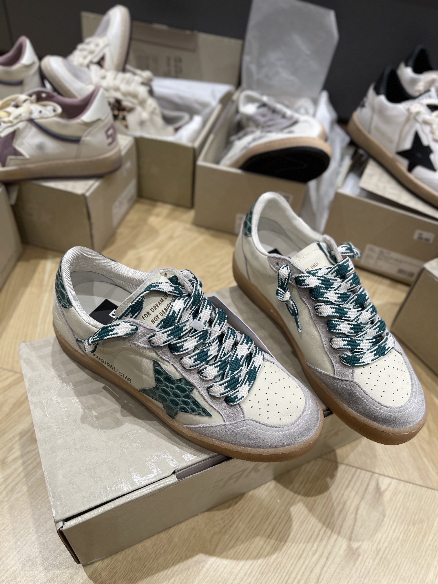 골든구스 스니커즈