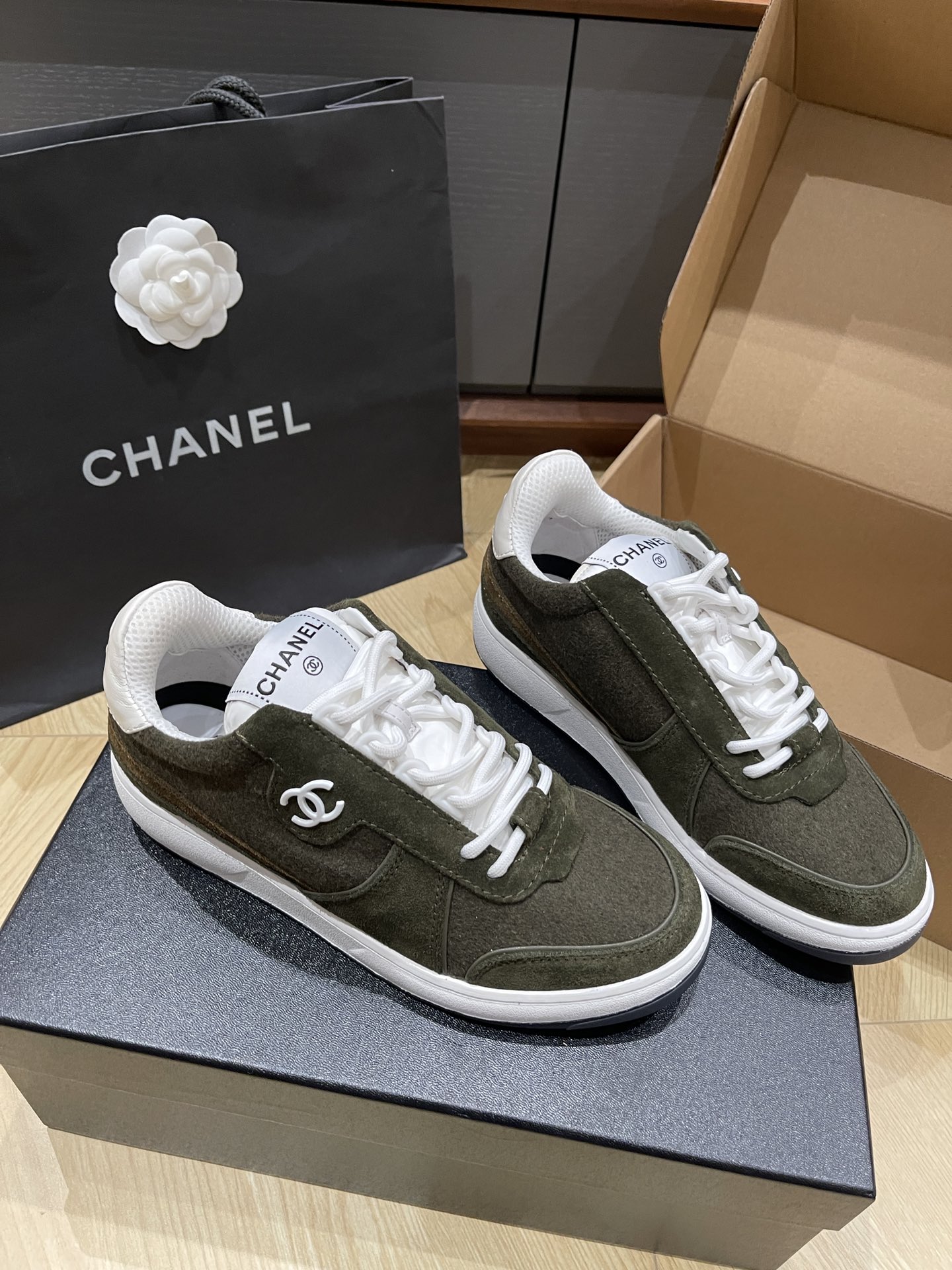 샤넬 스니커즈