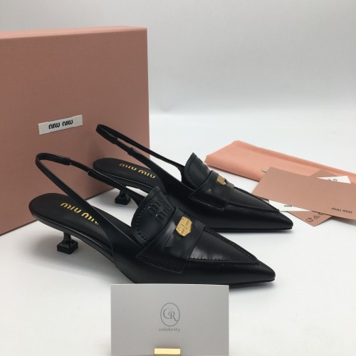 미우미우 브러시드 레더 슬링백 225-230mm (3일이내 수령가능) 당일출고