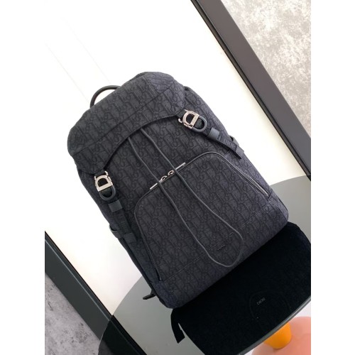 디올 백팩