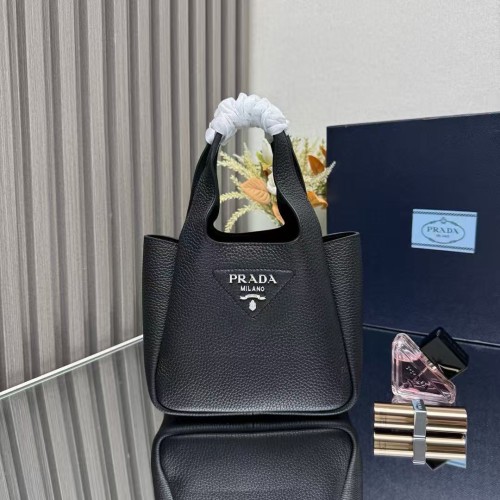 프라다 스몰 가죽 토트백 블랙