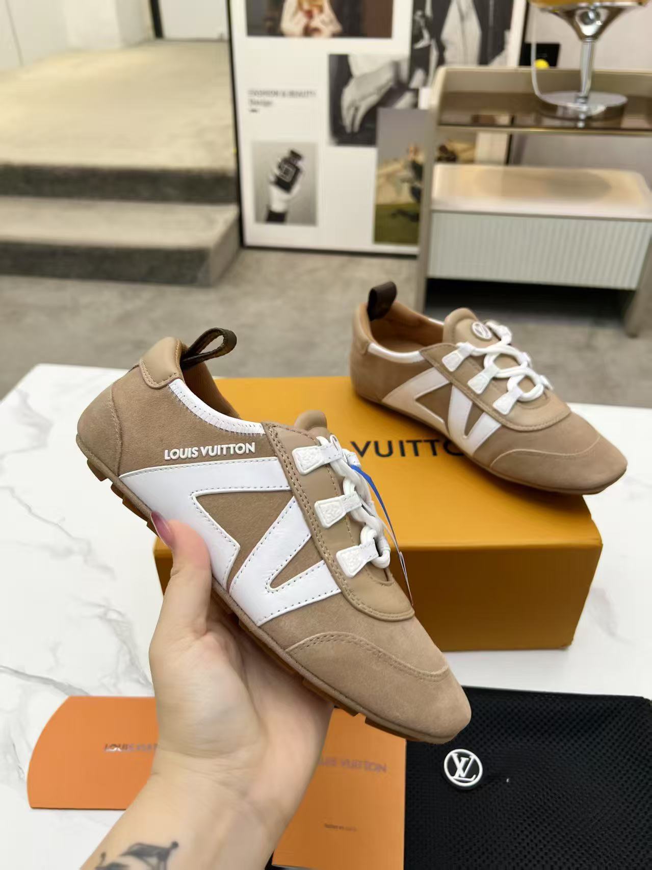 루이비통 스니커즈