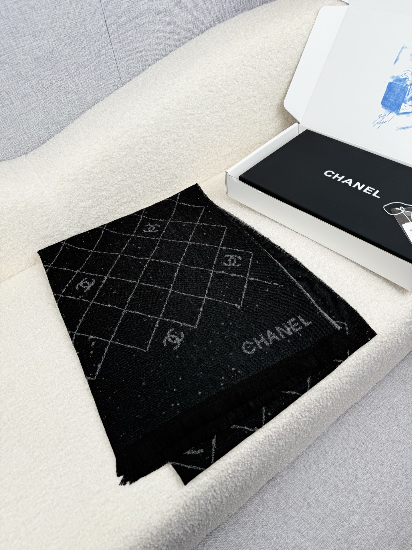 샤넬 퀄팅 로고 스카프