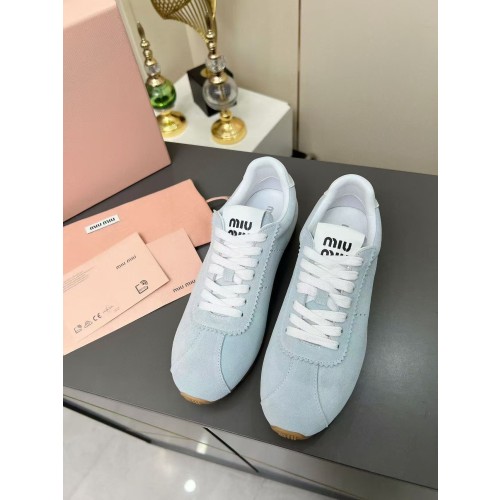 미우미우 스웨이드 스니커즈
