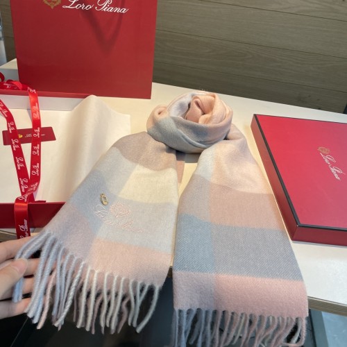 로로피아나 머플러