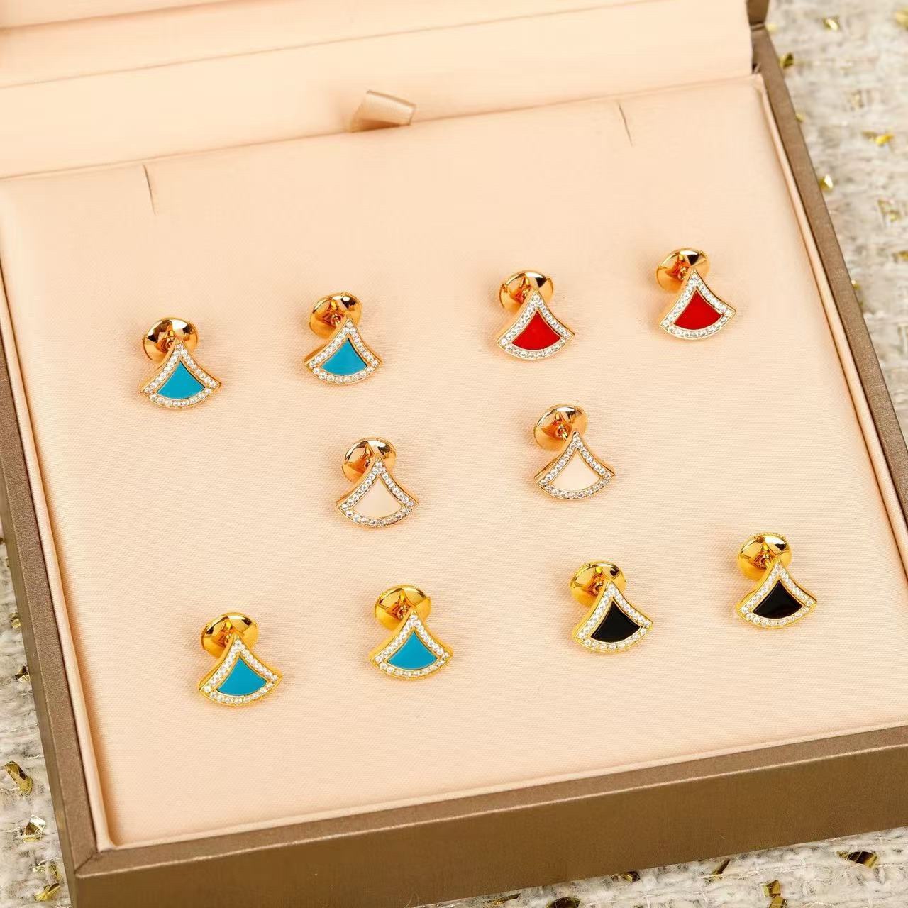 불가리 디바스 드림 이어링