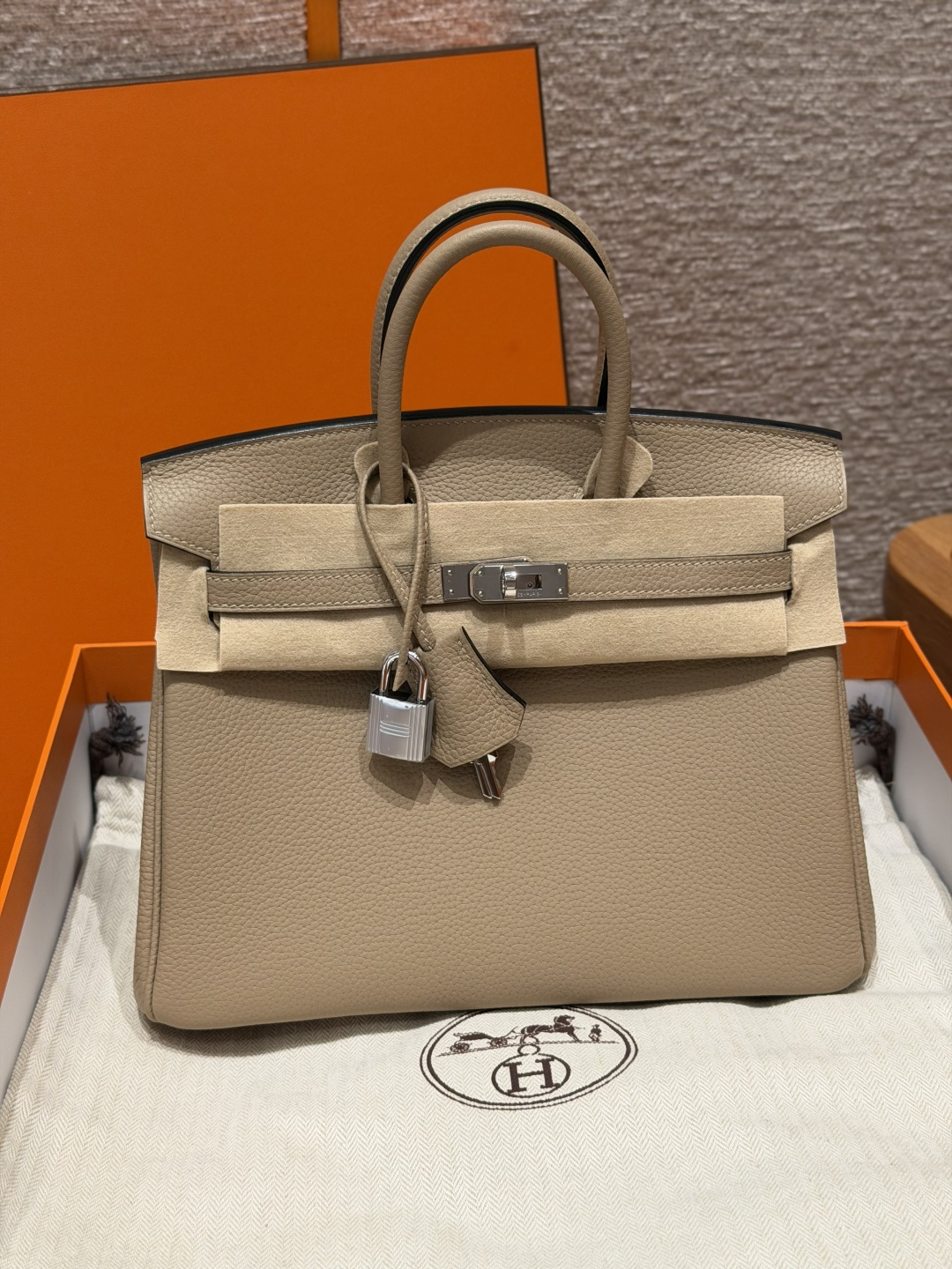 에르메스 버킨백 25 토고 은장 컬러: S2/Trench