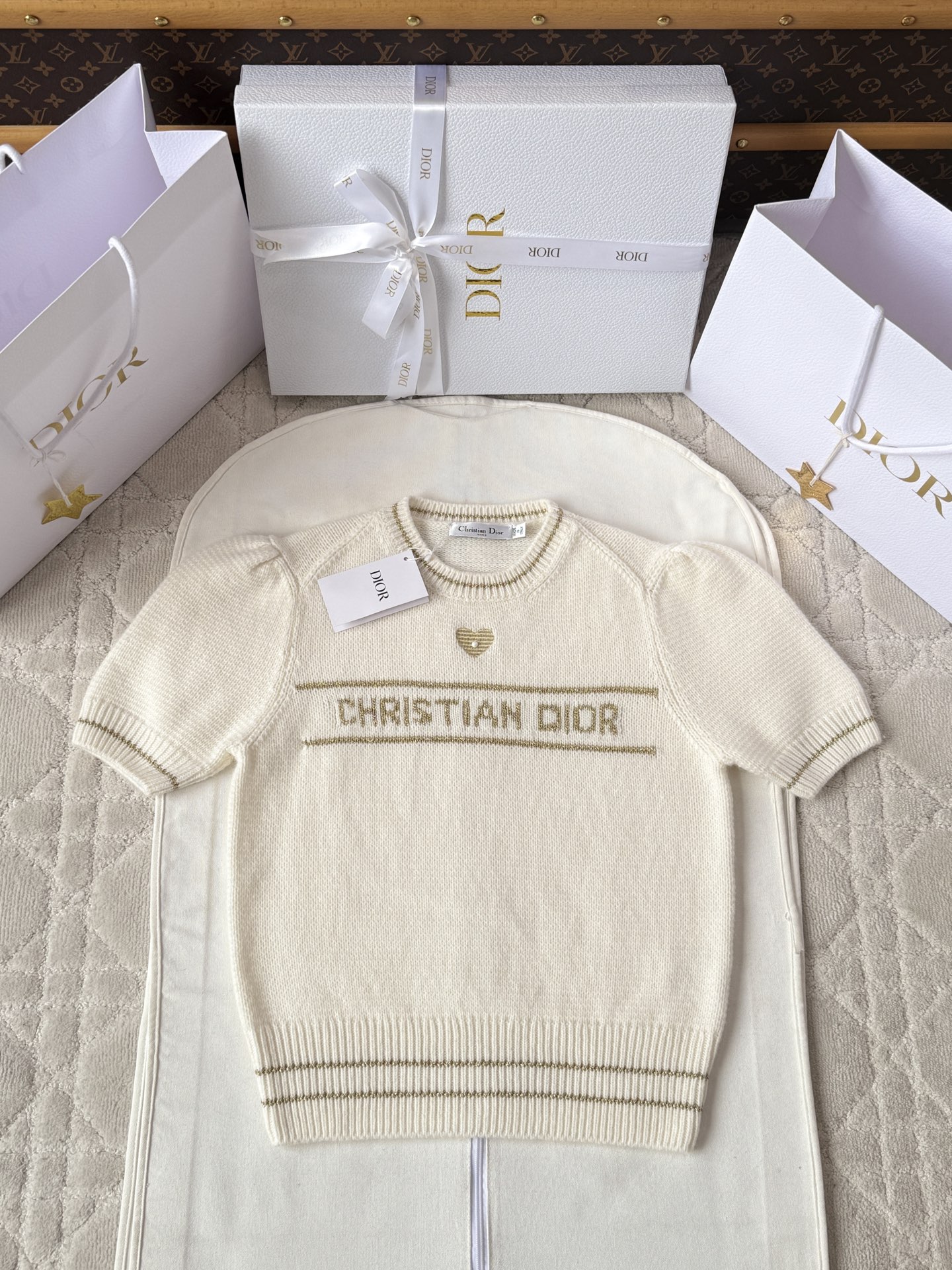 디올 자수 레터링 반팔 스웨터