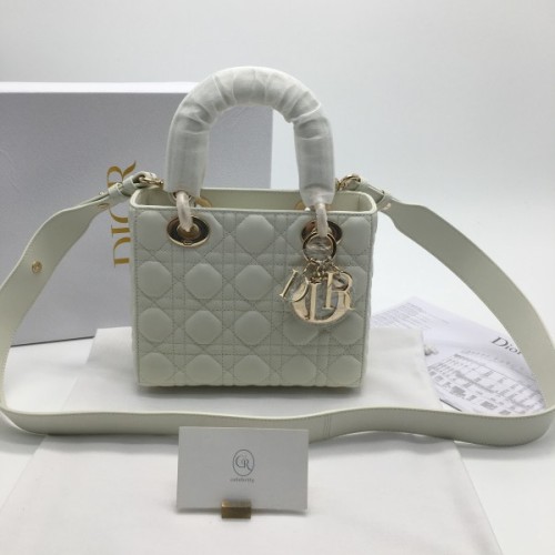 디올 레이디백 스몰 라떼 화이트