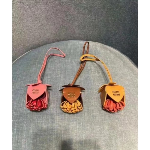 미우미우 백 참 트릭