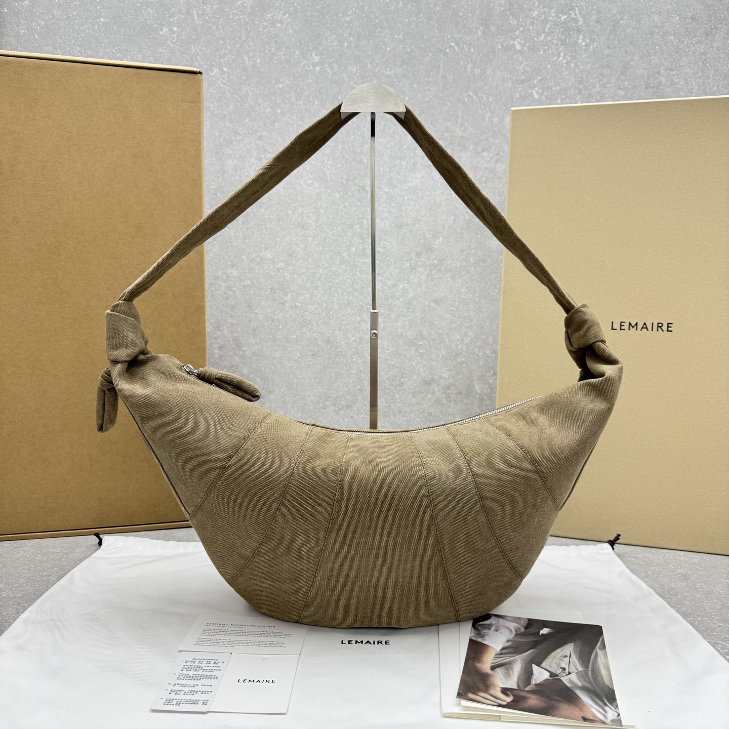 르메르 엑스트라 라지 헤비 코튼 캔버스 크루아상 백