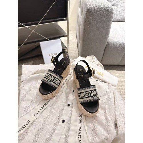 디올 디웨이 웨지 샌들