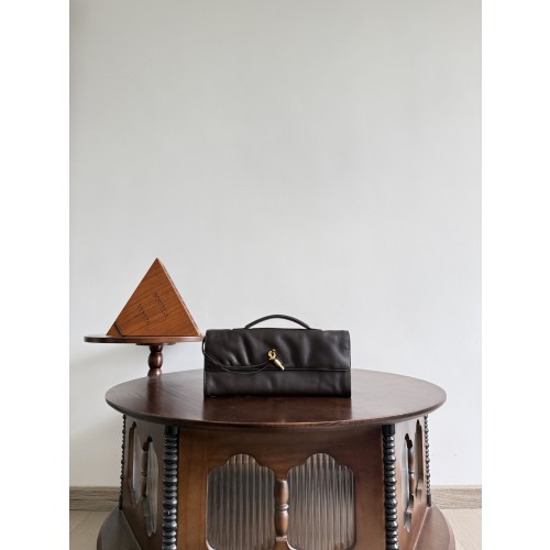 보테가베네타 안디아모 클러치 폰단트