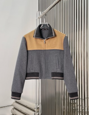 미우미우 숏 자켓 S 사이즈(3일이내 수령가능) 당일출고