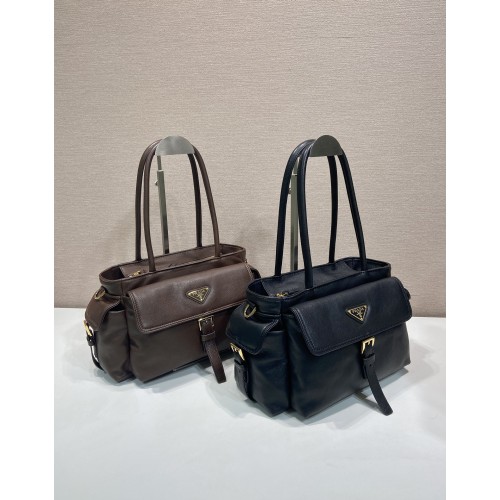 프라다 익스플로어 미디엄 나파 레더 토트 백 1BG596