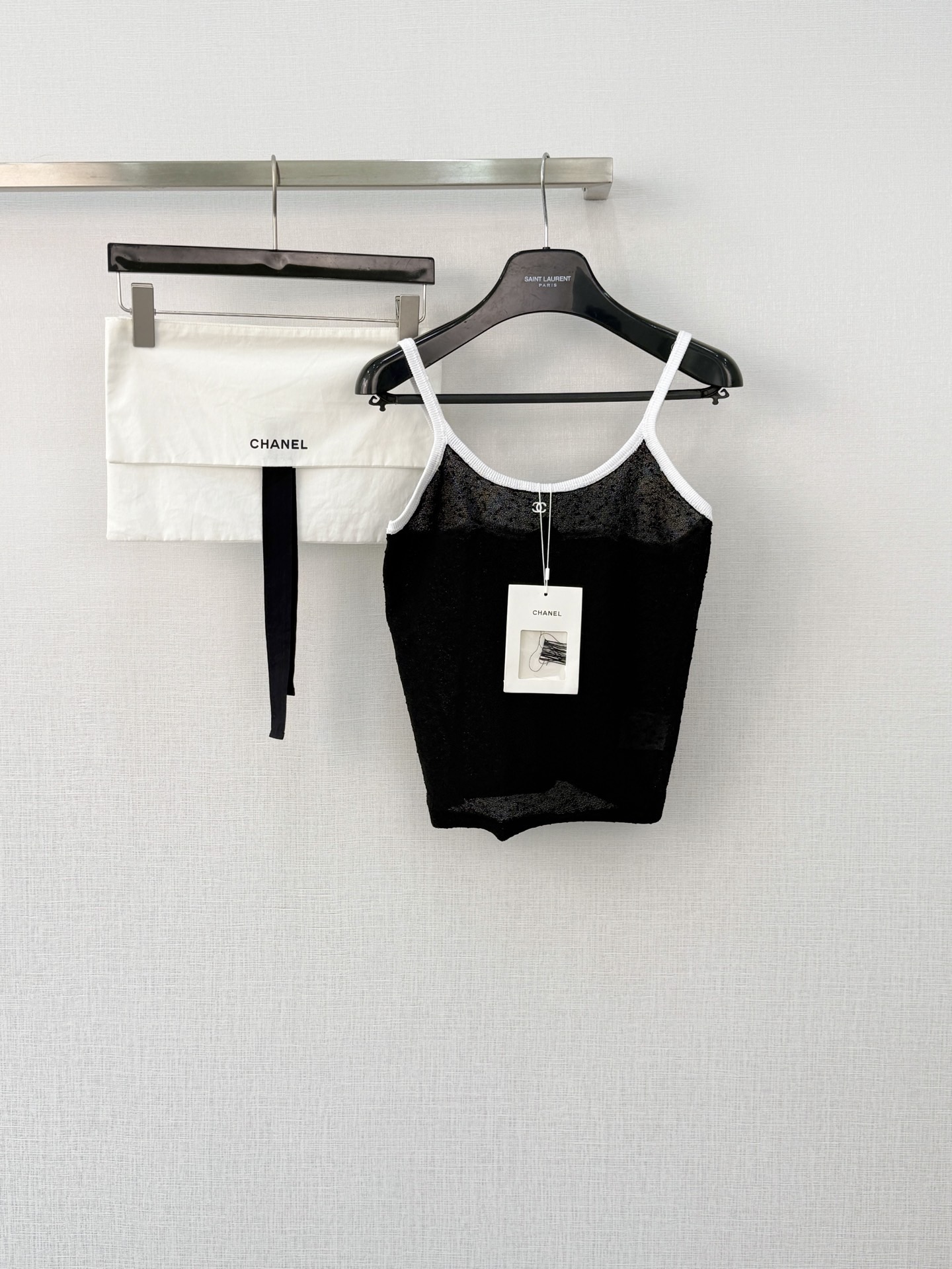 샤넬 CC 로고 니트 민소매 나시