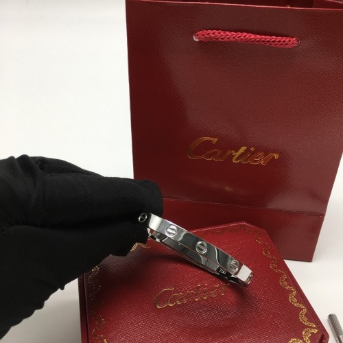 까르띠에 러브팔찌 실버 17cm PM