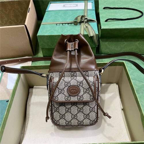 GUCCI 구찌 인터로킹 G 미니 버킷백 746303